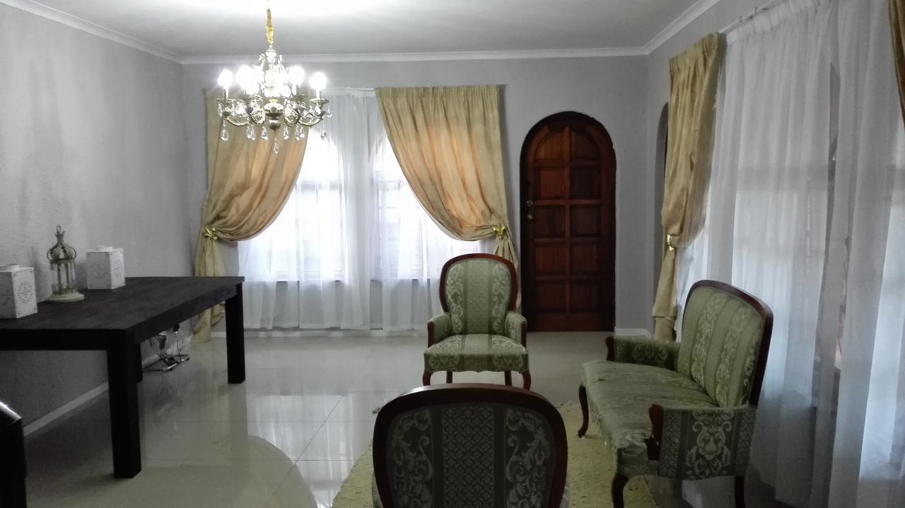 Versailles B And B Gonubie Εξωτερικό φωτογραφία